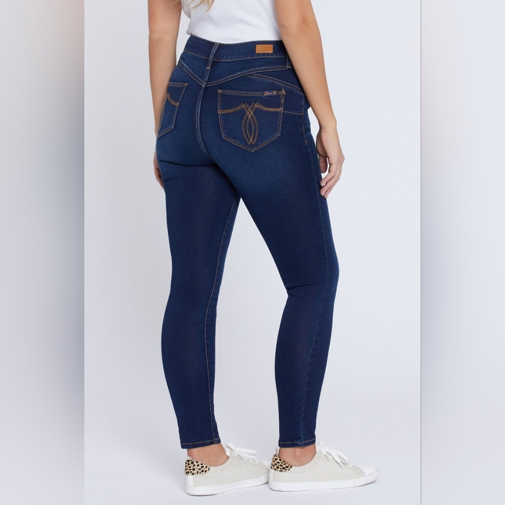 MID RISE BOOTY SHAPER JEGGING